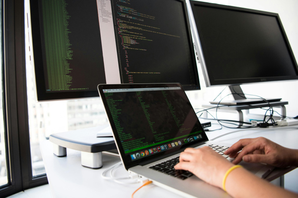 富賽汽車電子申請(qǐng)車載終端系統(tǒng)及修復(fù)方法專利，提高車載終端系統(tǒng)的軟件修復(fù)效率:汽車凹陷修復(fù)