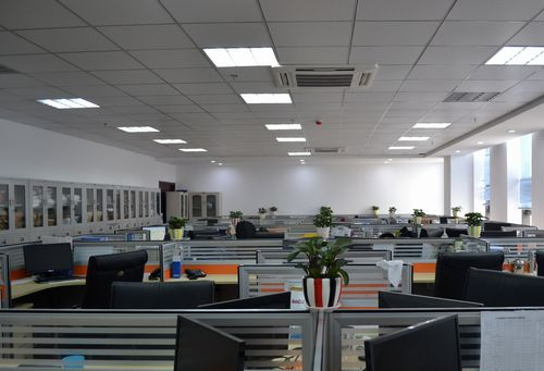 “電磁爐凹陷修復(fù)攻略：簡(jiǎn)易步驟及注意事項(xiàng)詳解”:汽車凹陷修復(fù)